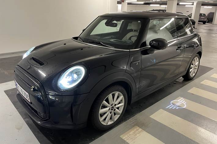 Sort Mini Cooper SE fra 2023