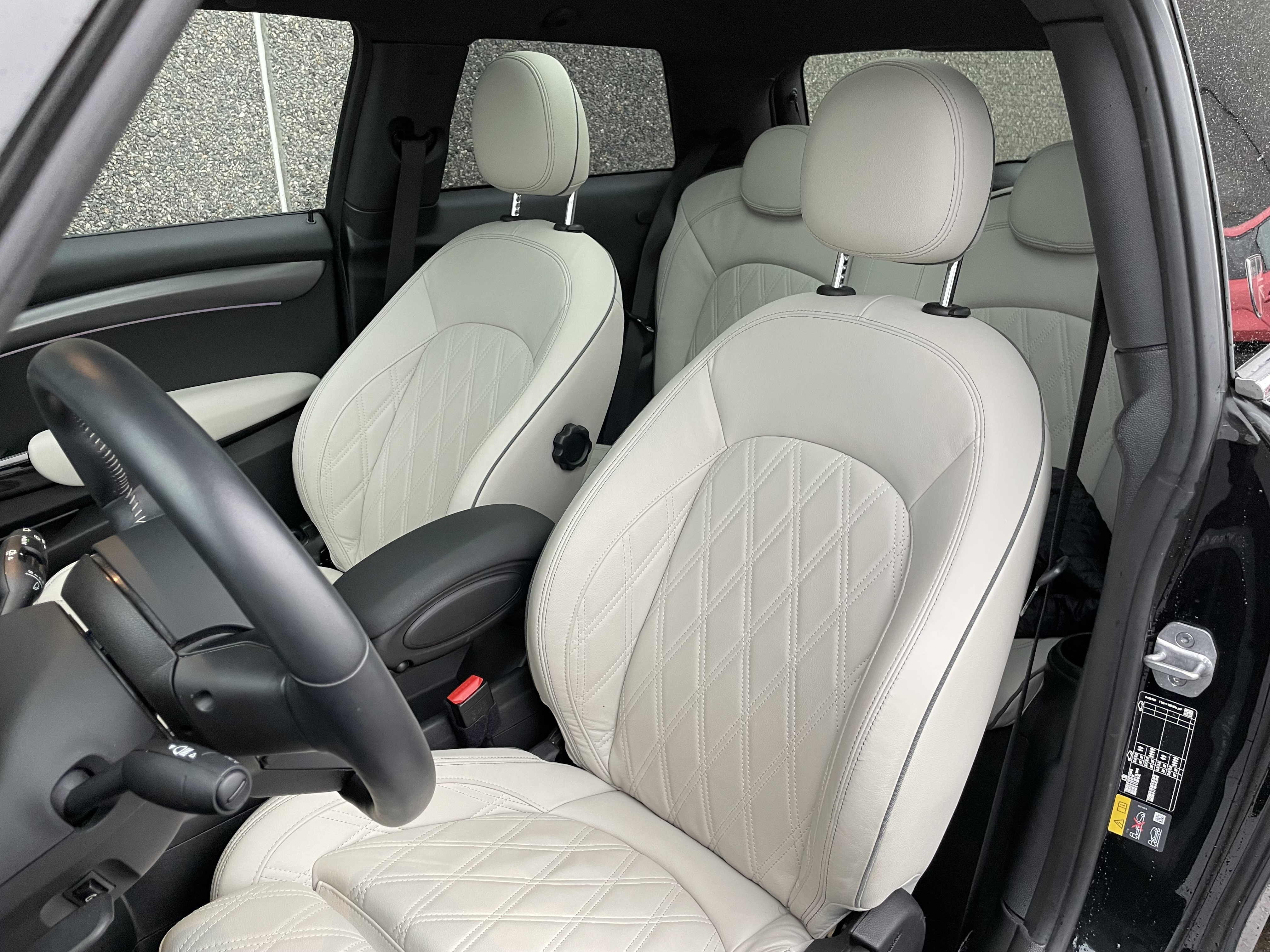 Sort Mini Cooper SE fra 2023