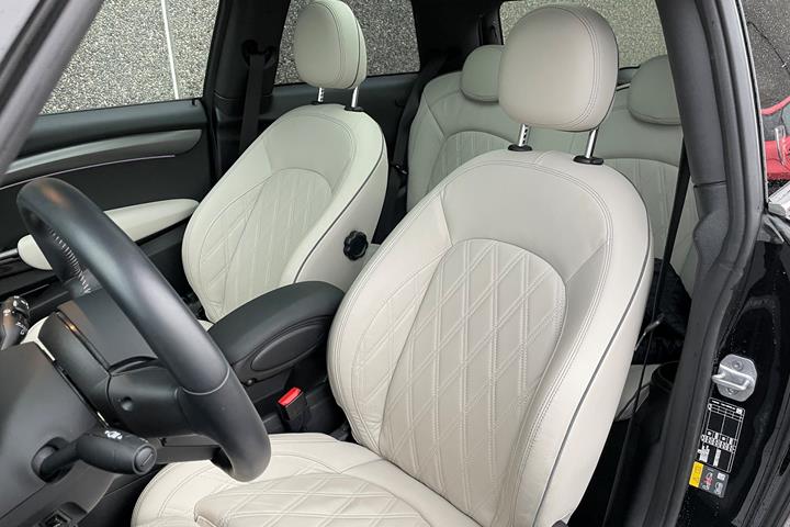Sort Mini Cooper SE fra 2023