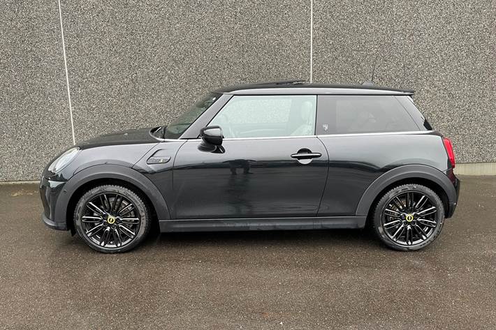 Sort Mini Cooper SE fra 2023