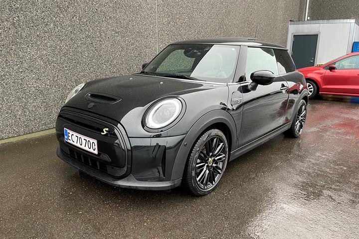 Sort Mini Cooper SE fra 2023