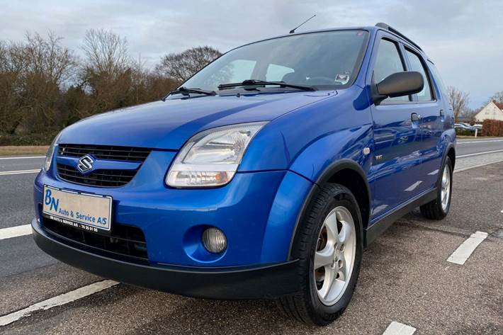 Blå Suzuki Ignis fra 2007 set udefra