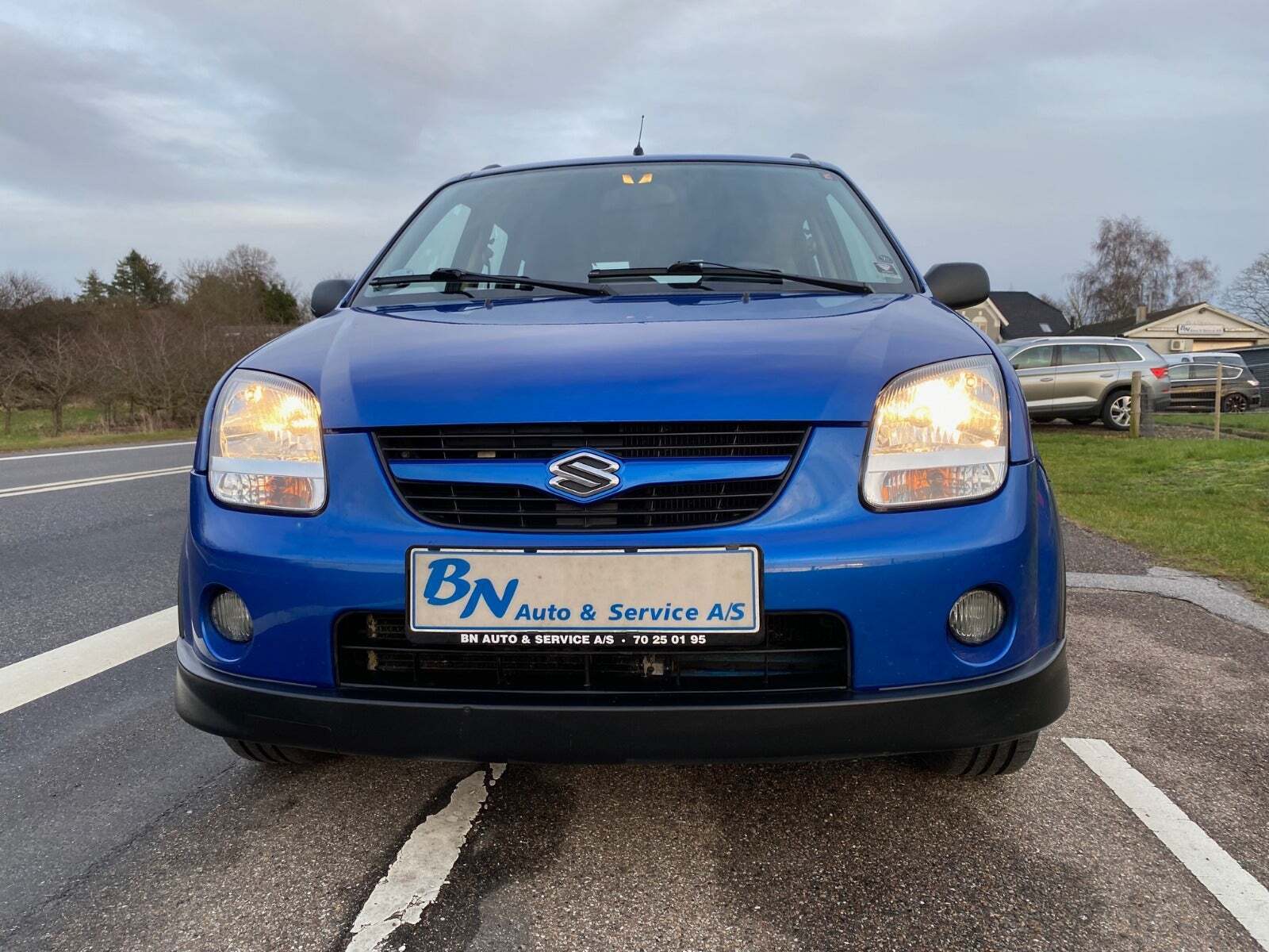 Blå Suzuki Ignis fra 2007
