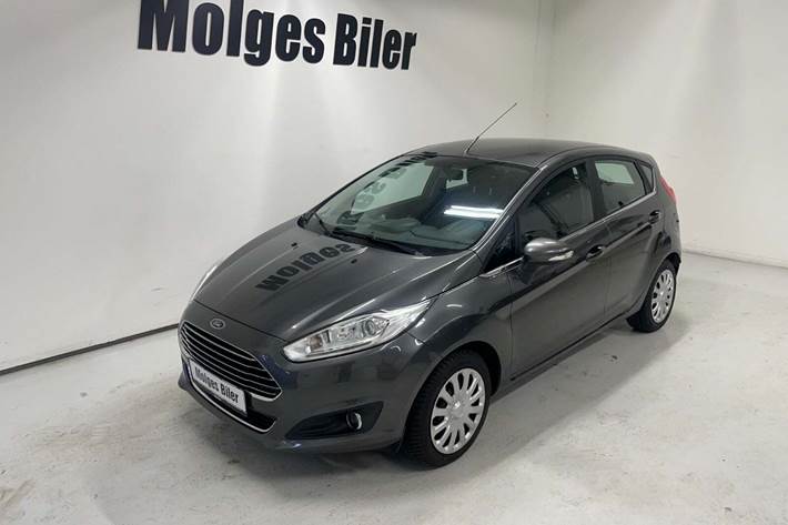 Grå Ford Fiesta fra 2015