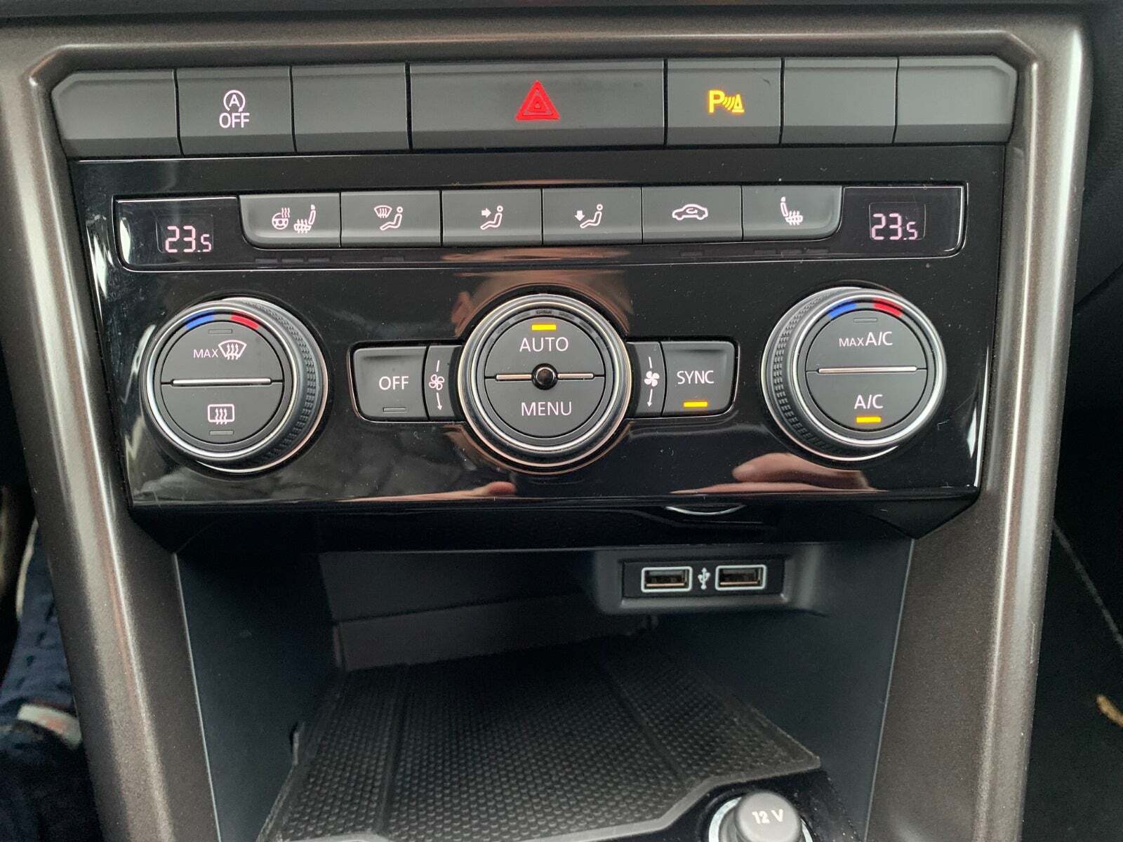 Grå VW T-Roc fra 2019