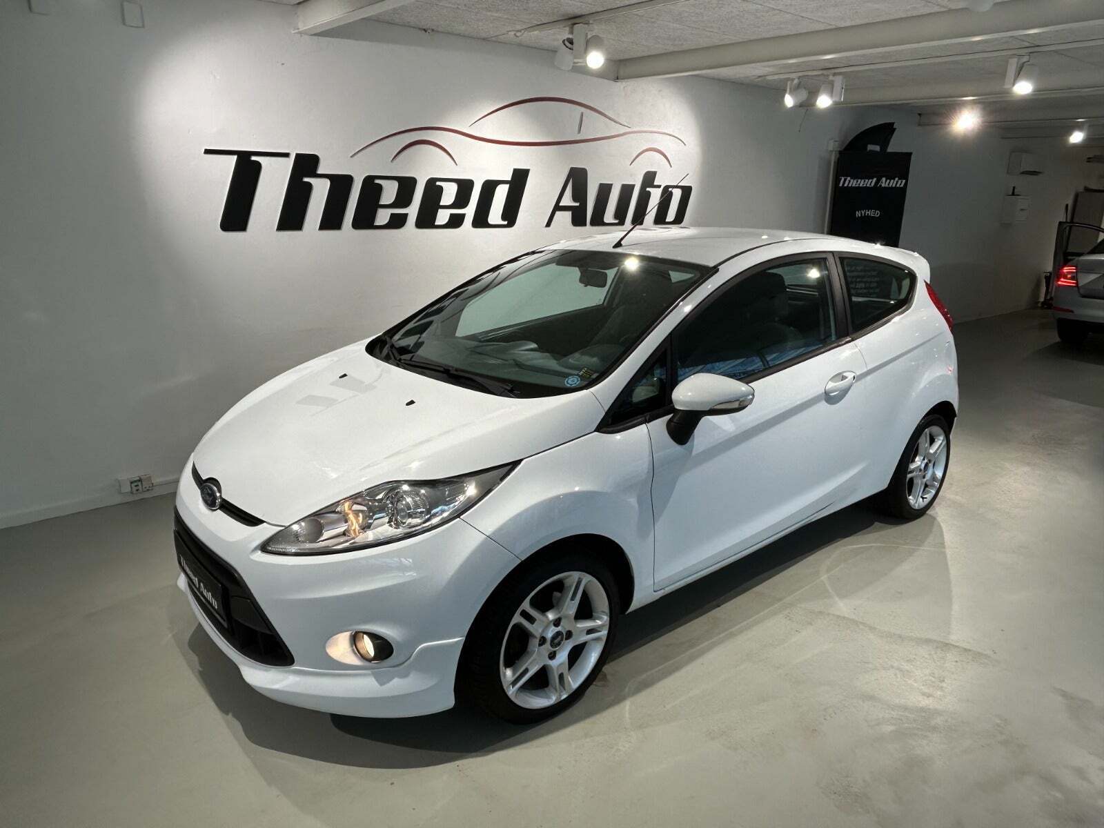 Hvid Ford Fiesta fra 2008