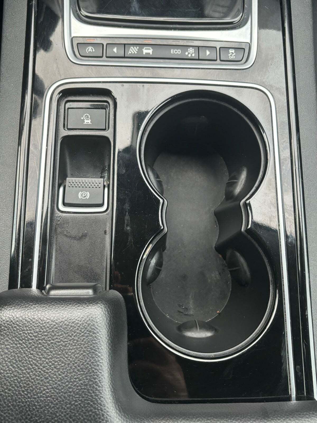 Grå Jaguar XE fra 2016