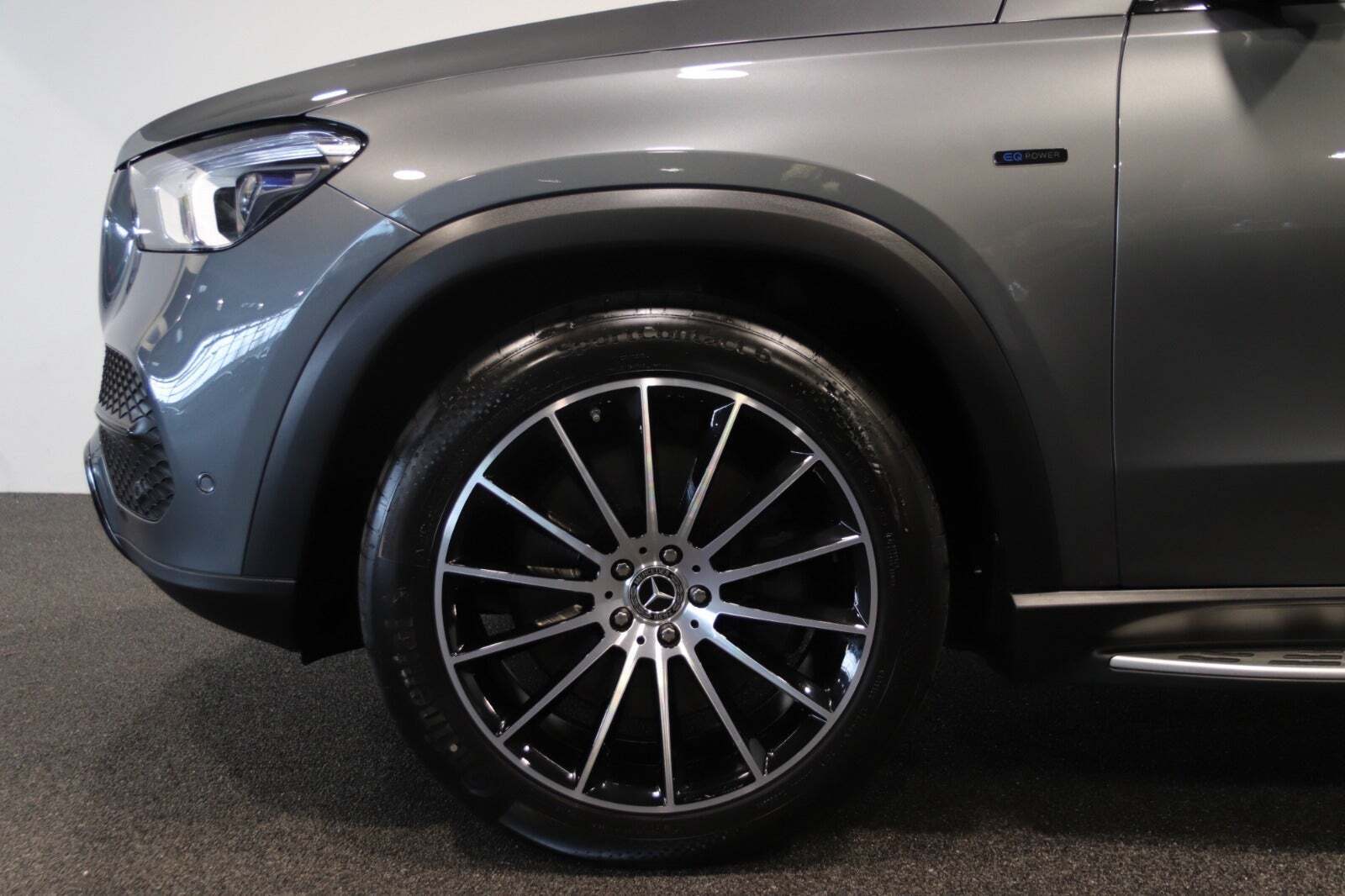 Grå Mercedes GLE350 de fra 2021