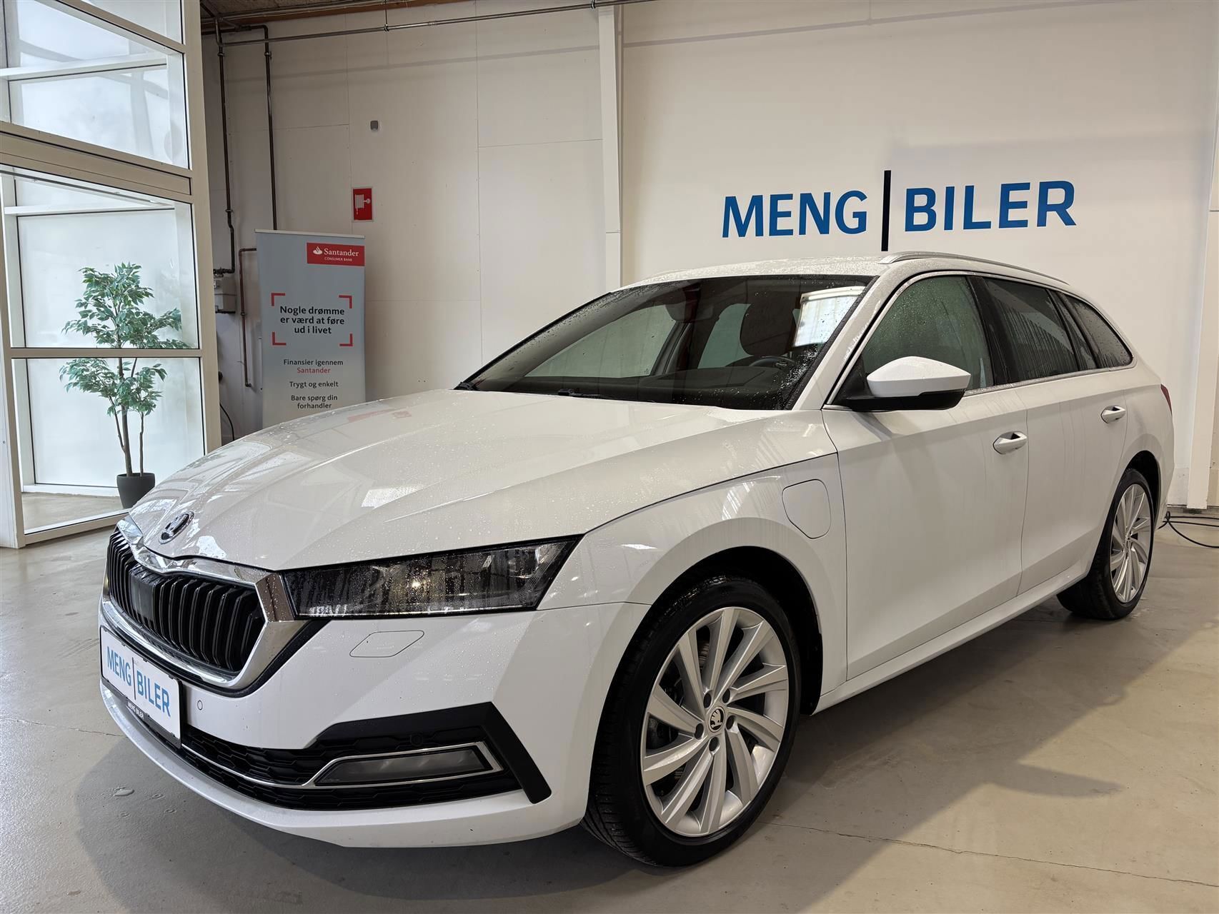 Hvid Skoda Octavia fra 2021