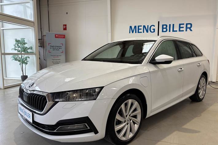 Hvid Skoda Octavia fra 2021