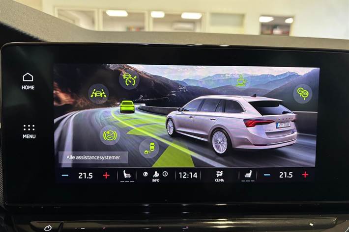 Hvid Skoda Octavia fra 2021