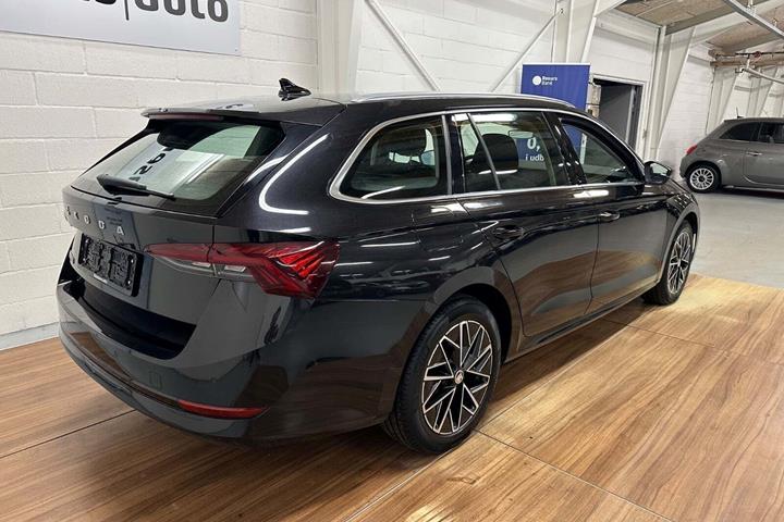 Sort Skoda Octavia fra 2021