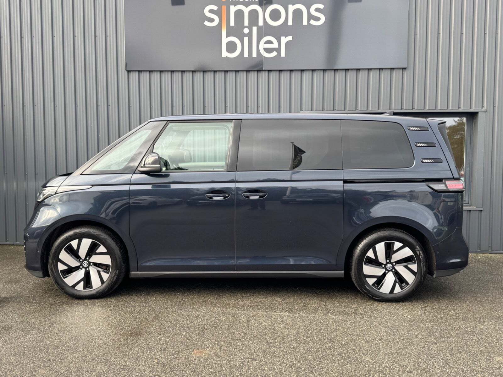 Blå VW ID.Buzz fra 2022