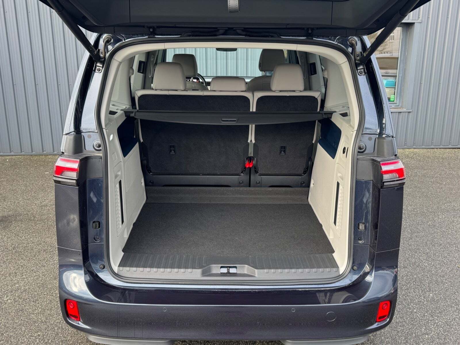 Blå VW ID.Buzz fra 2022