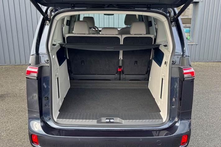 Blå VW ID.Buzz fra 2022