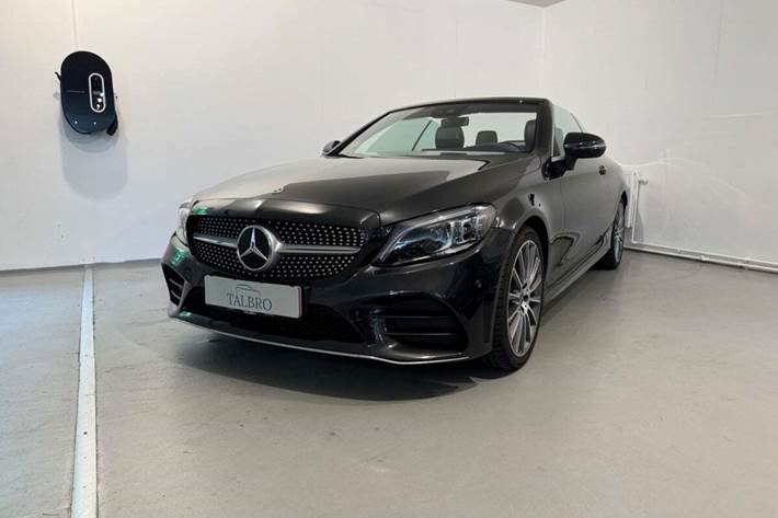 Grå Mercedes C300 fra 2019