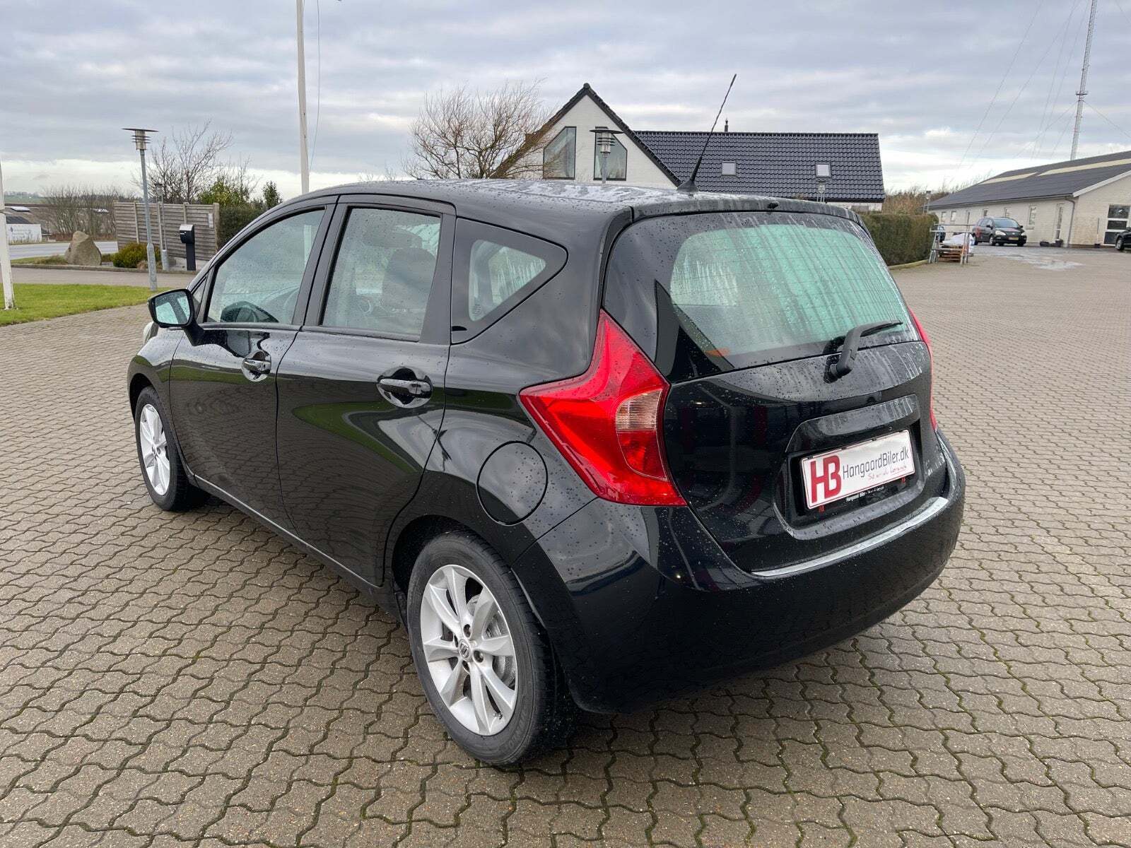 Sort Nissan Note fra 2014