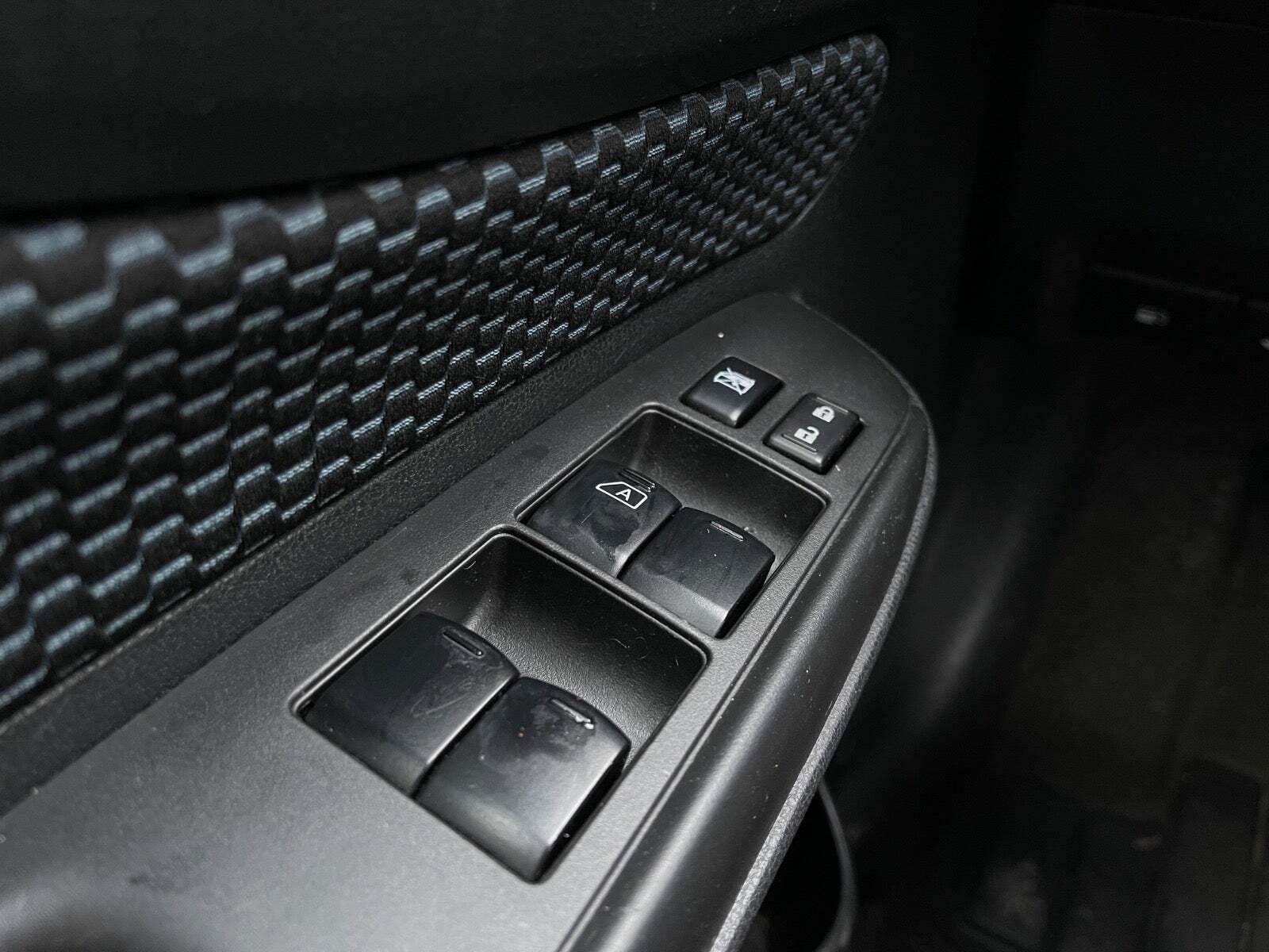 Sort Nissan Note fra 2014