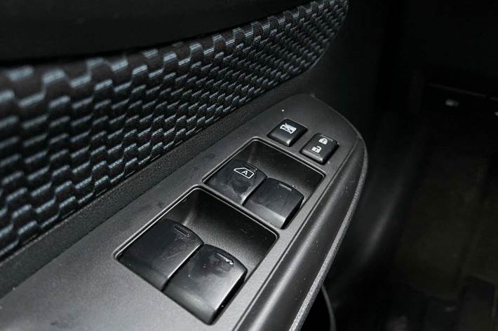 Sort Nissan Note fra 2014