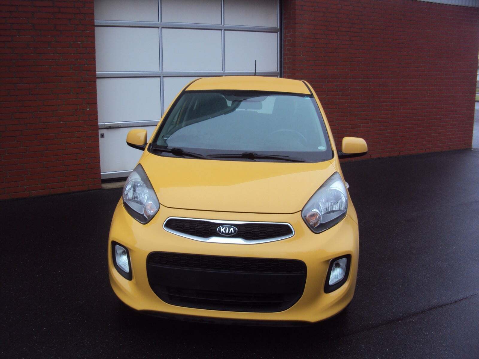Gul Kia Picanto fra 2017