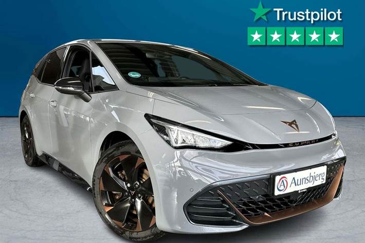 Grå Cupra Born fra 2024 set udefra