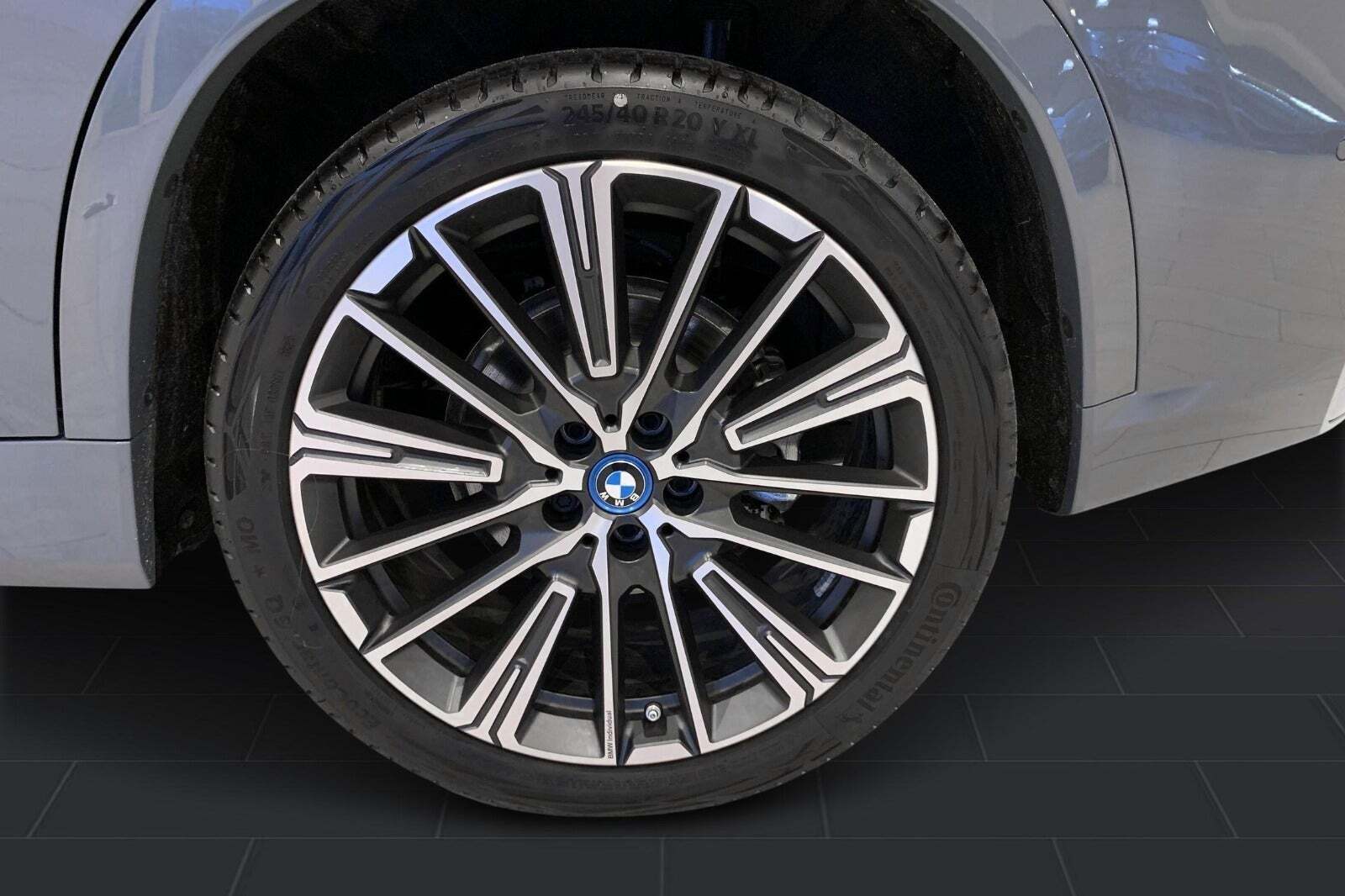 Grå BMW iX1 fra 2024