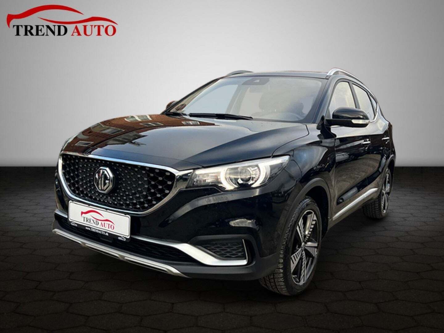 Sort MG ZS fra 2020 set udefra