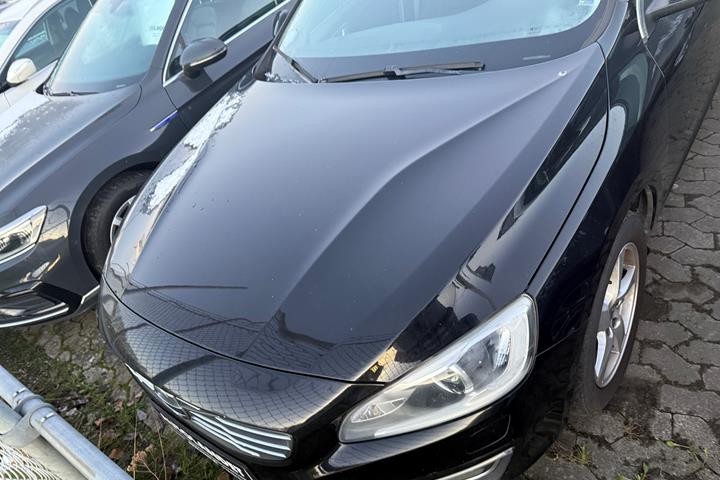 Sort Volvo V60 fra 2017