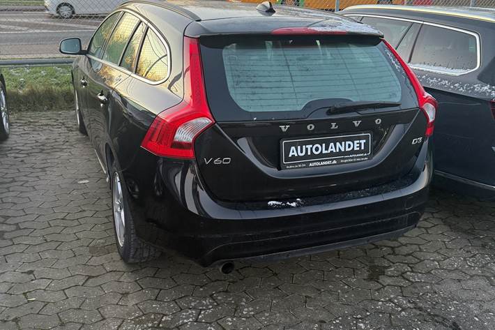 Sort Volvo V60 fra 2017