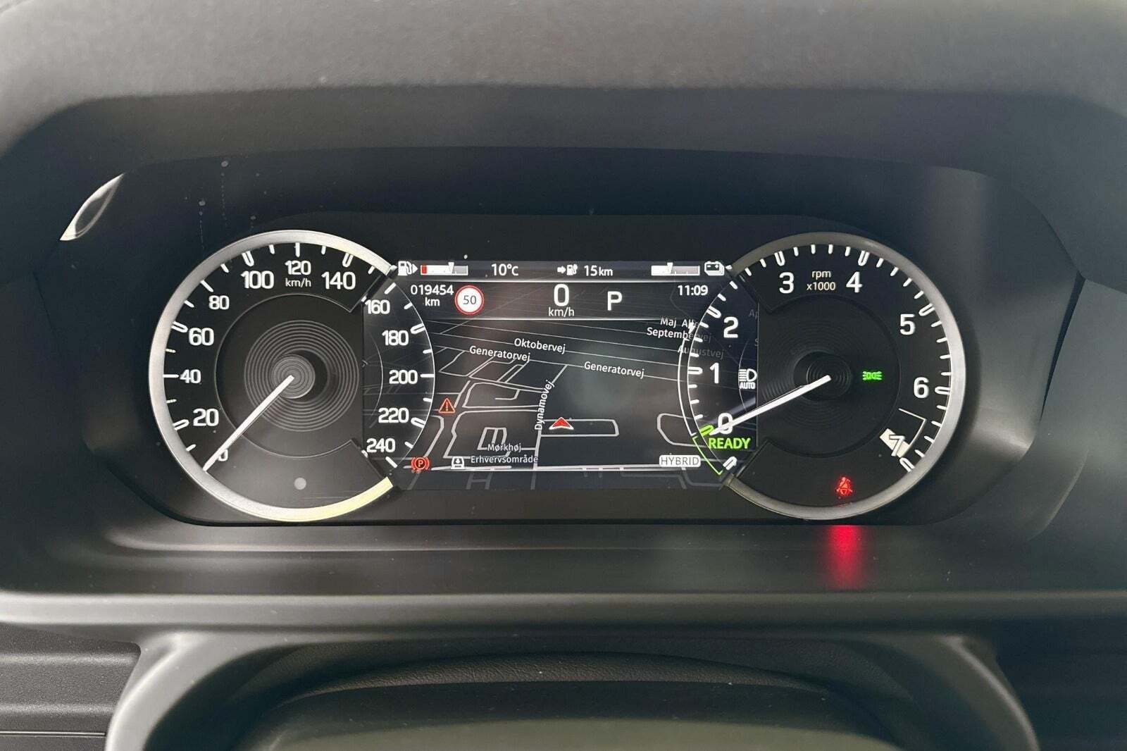 Sølv Land Rover Defender 110 fra 2022