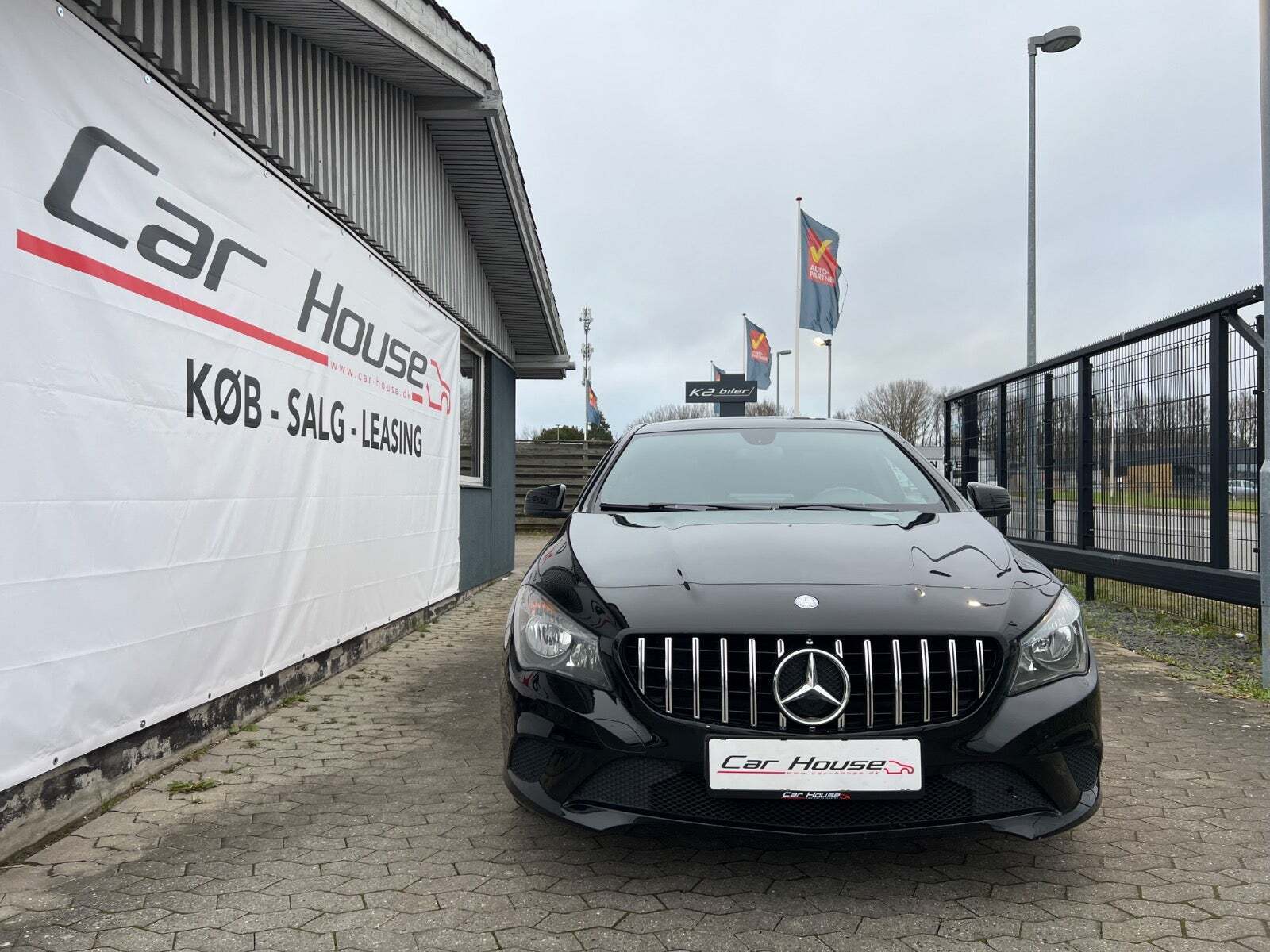 Sort Mercedes CLA200 fra 2014