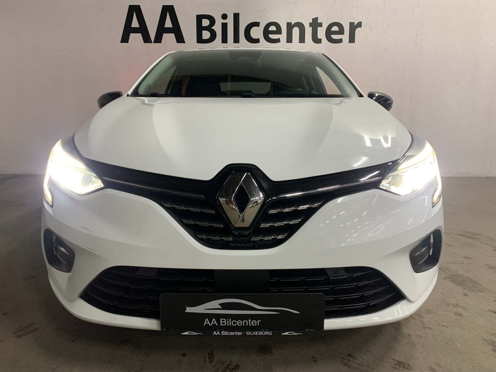 Hvid Renault Clio V fra 2021
