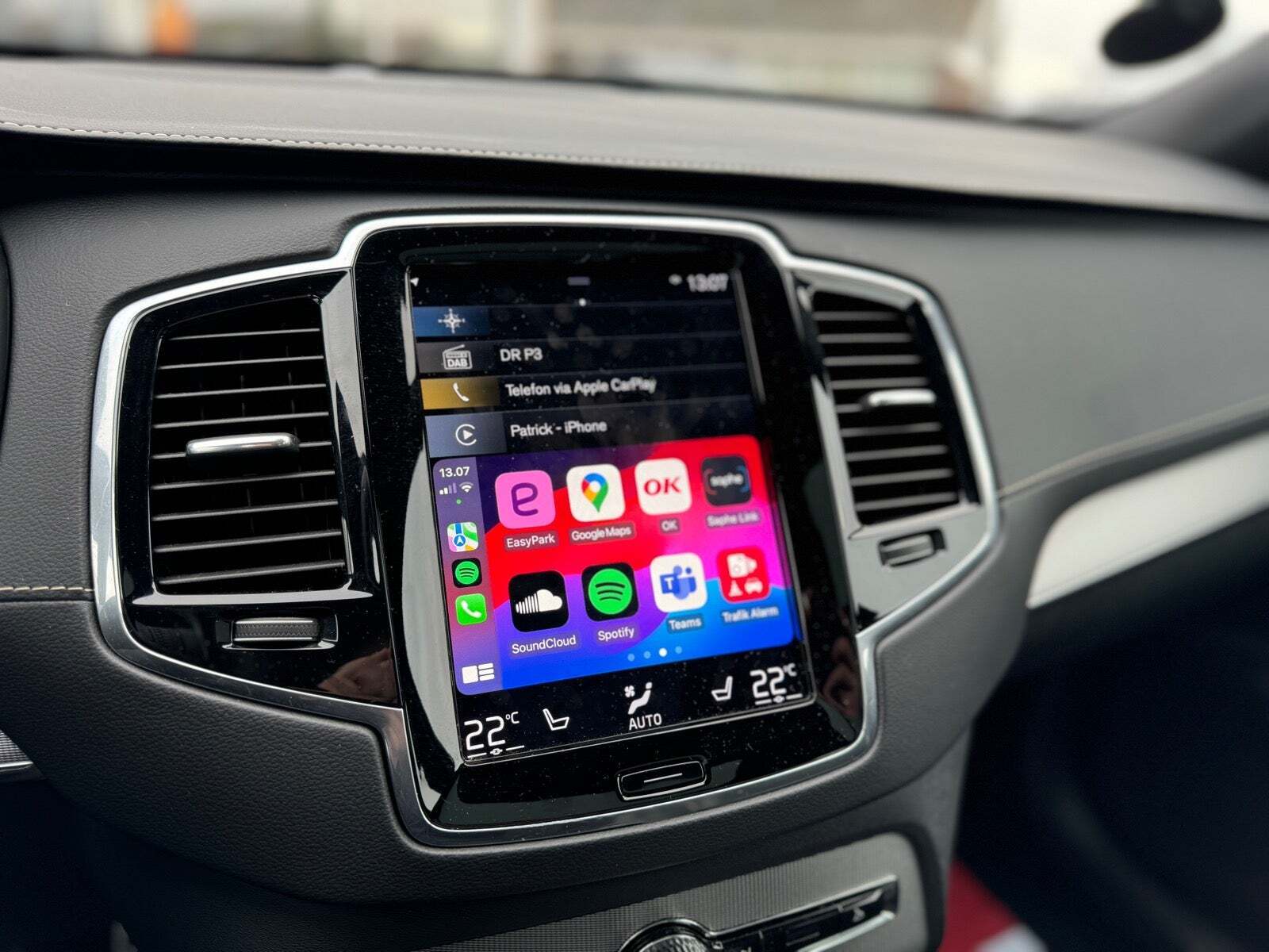 Grå Volvo XC90 fra 2020