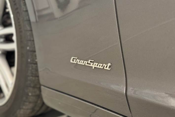 Grå Maserati Ghibli fra 2018