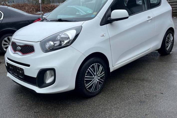 Hvid Kia Picanto fra 2014 set udefra