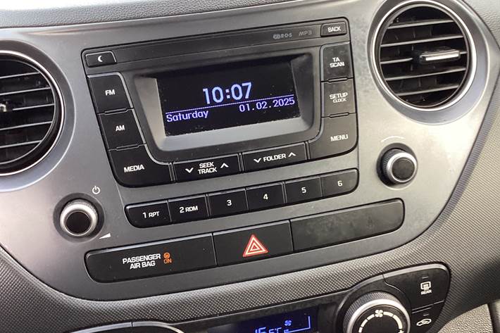 Hvid Hyundai i10 fra 2017