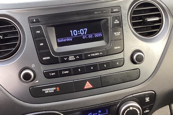 Hvid Hyundai i10 fra 2017