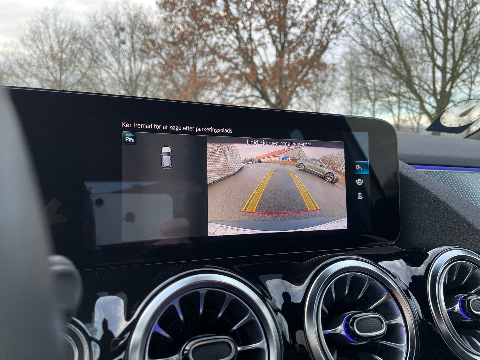 Hvid Mercedes EQA250 fra 2022