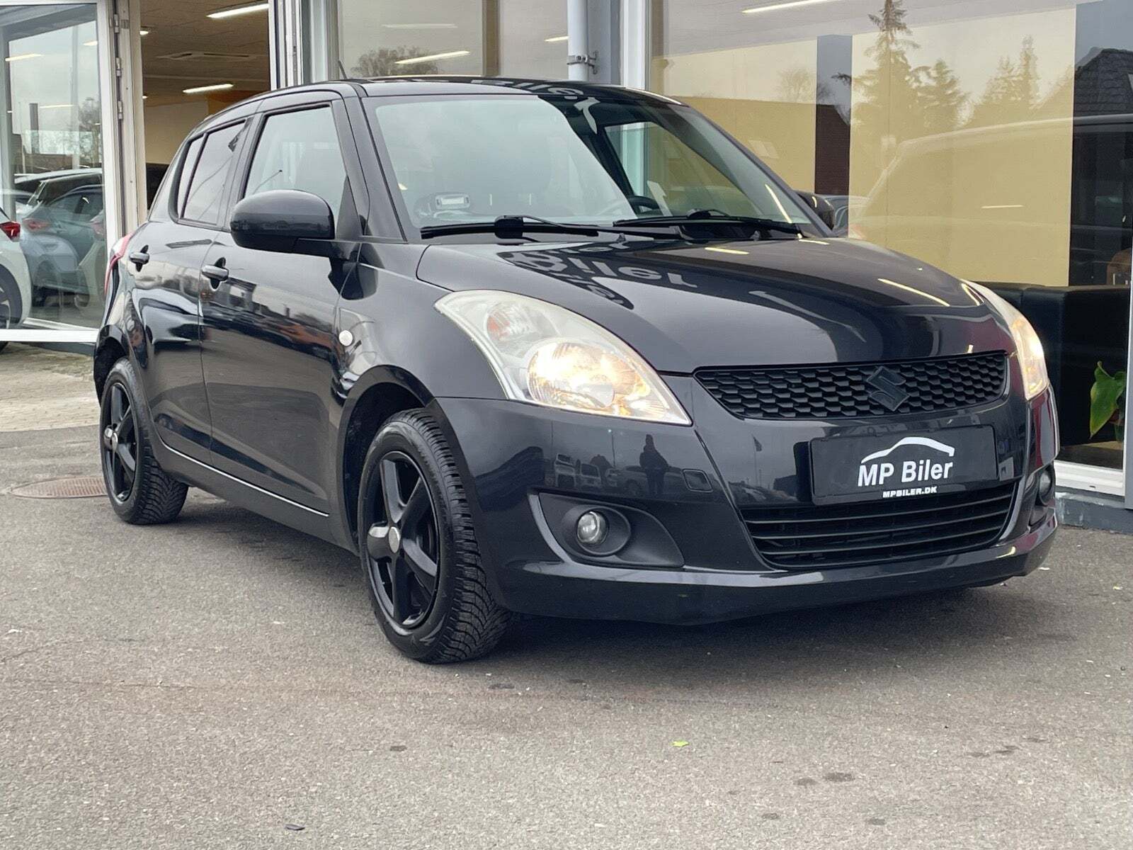 Sort Suzuki Swift fra 2010