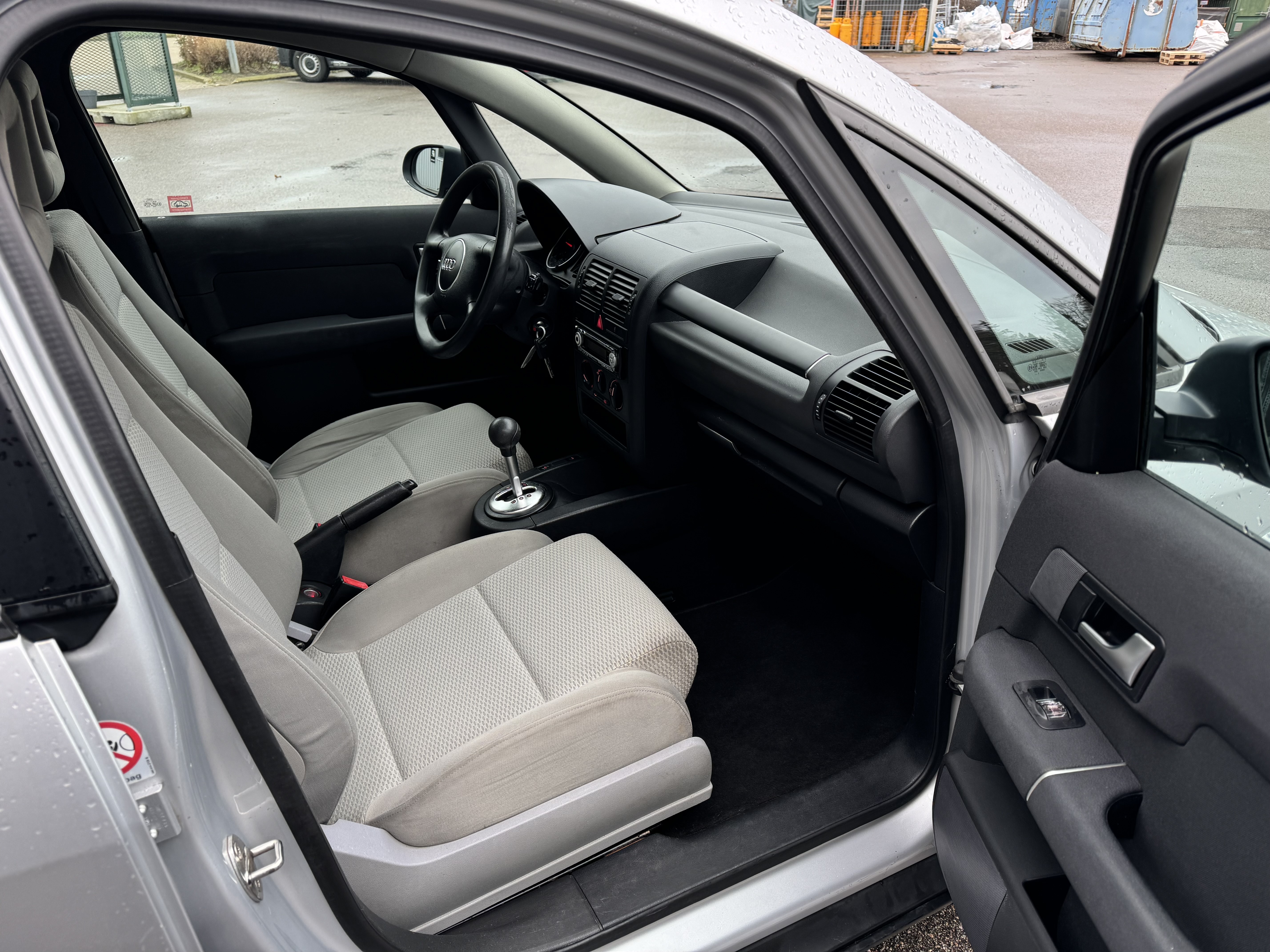Sølv Audi A2 fra 2001