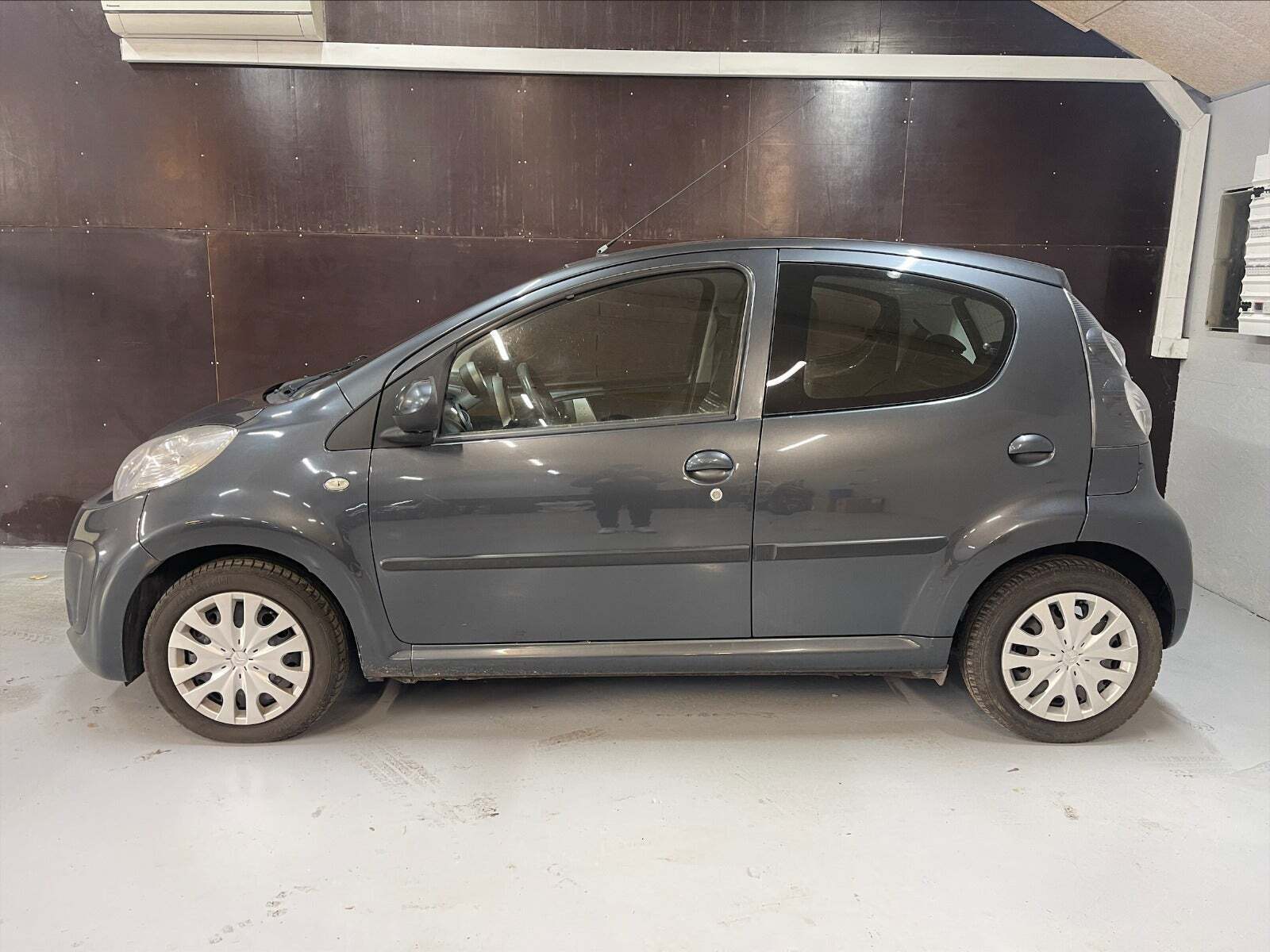 Grå Citroën C1 fra 2014