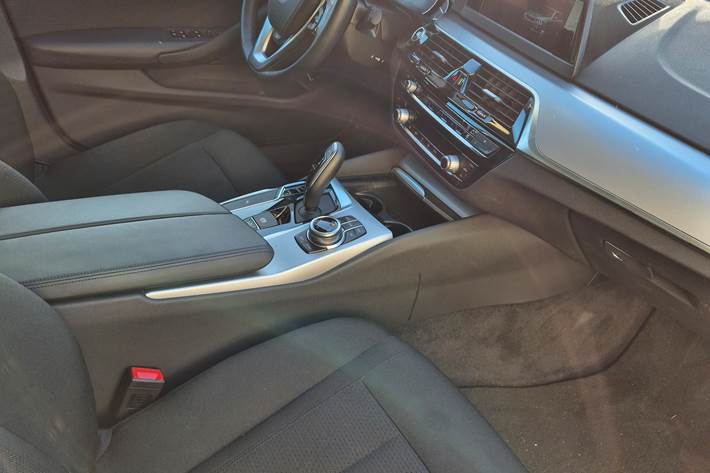 Sølv BMW 5-Serie fra 2018