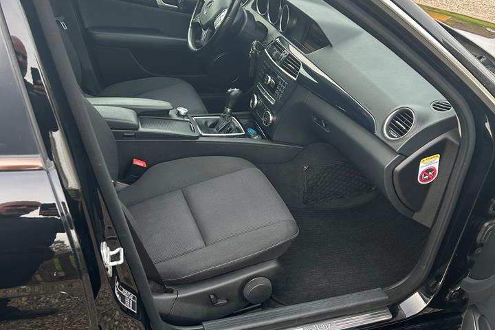Sort Mercedes C200 d fra 2011
