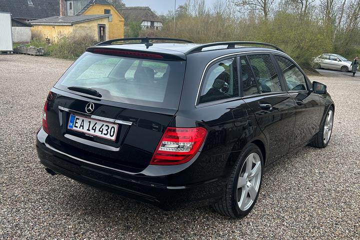 Sort Mercedes C200 d fra 2011