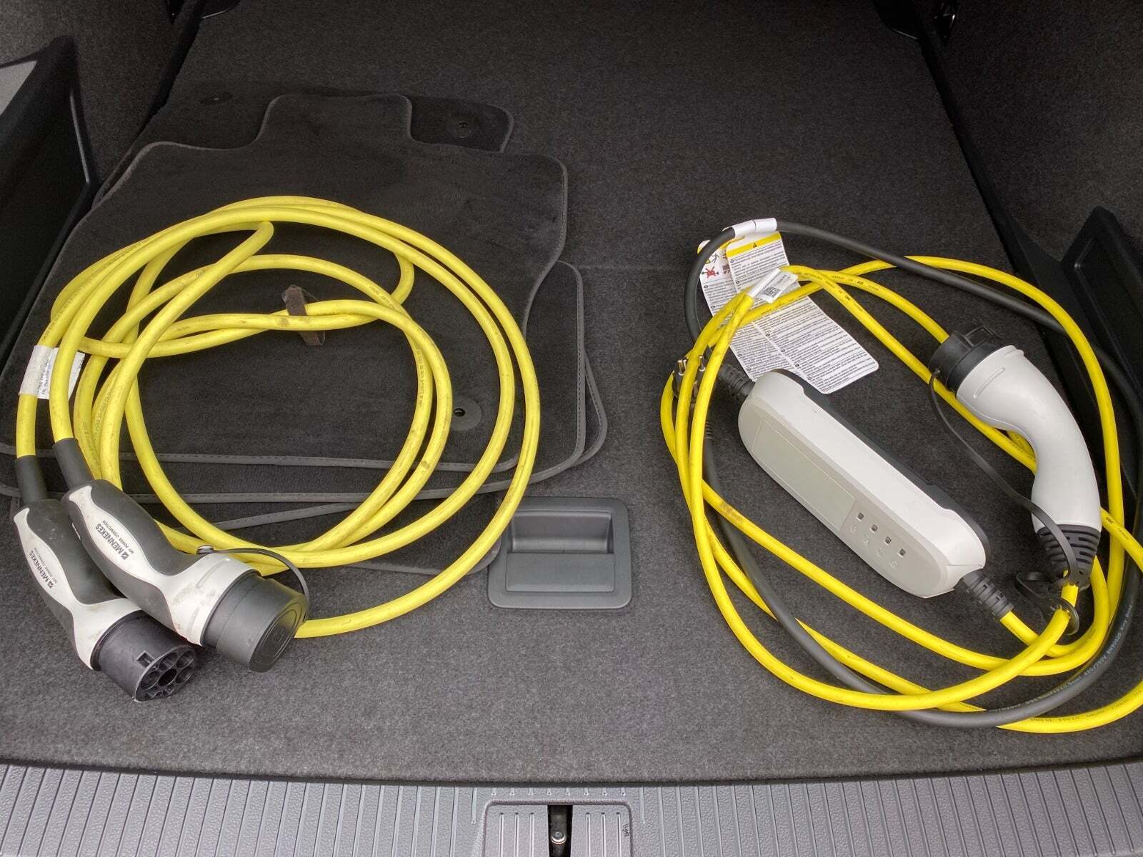 Grå VW Passat fra 2021