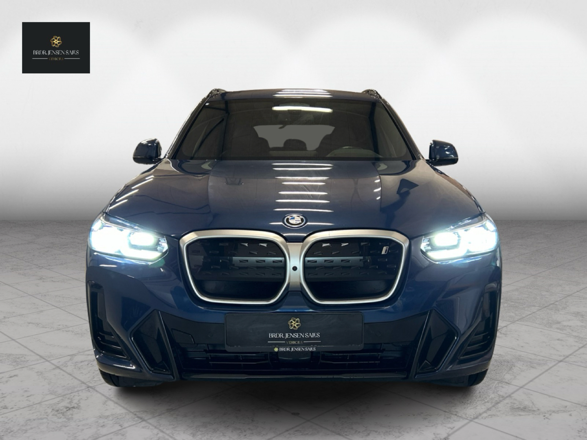 Blå BMW iX3 fra 2022