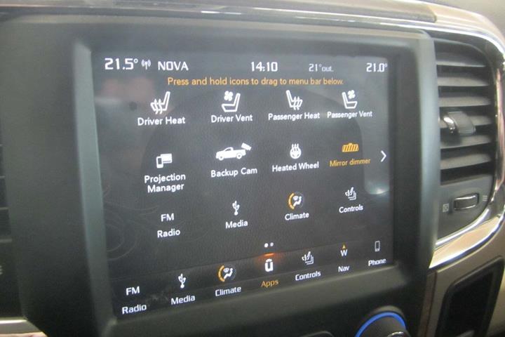 Grå Dodge RAM 1500 fra 2018 set indefra