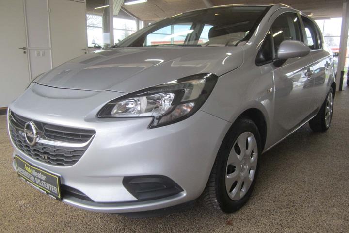 Sølv Opel Corsa fra 2017 set udefra
