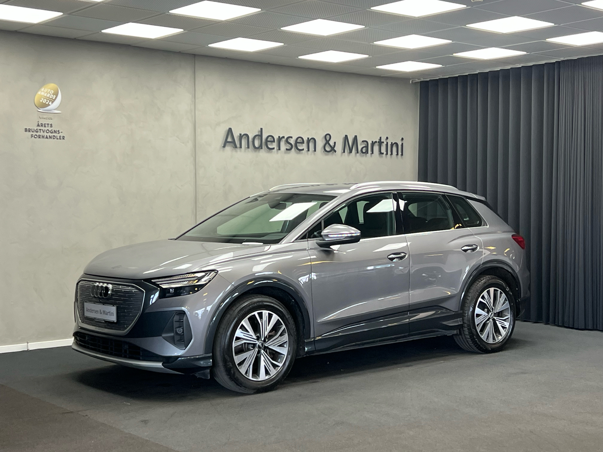 Grå Audi Q4 fra 2021 set udefra