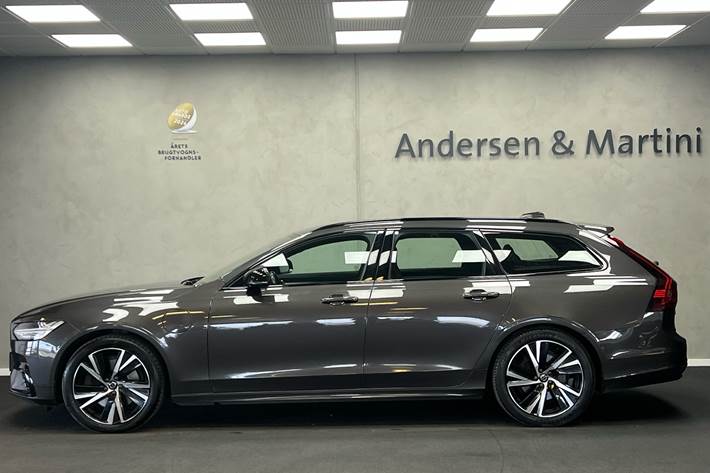 Grå Volvo V90 fra 2021